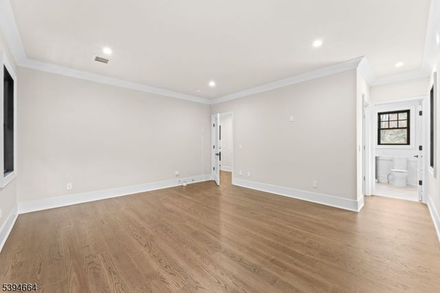 330 Hartshorn Dr, Millburn Twp., NJ 07078