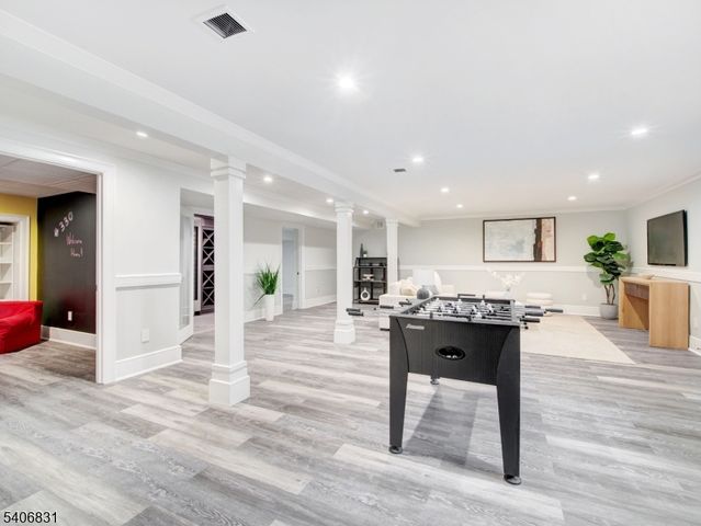 330 Hartshorn Dr, Millburn Twp., NJ 07078