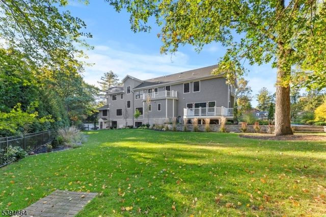 330 Hartshorn Dr, Millburn Twp., NJ 07078