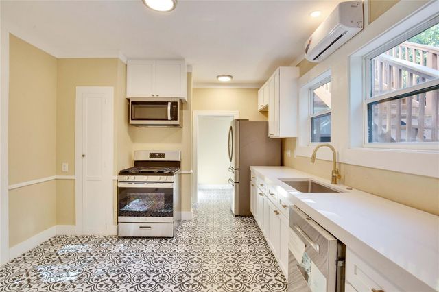 1115 Enfield RD B, Austin, TX 78703