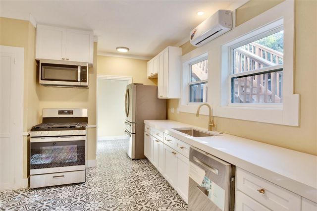 1115 Enfield RD B, Austin, TX 78703