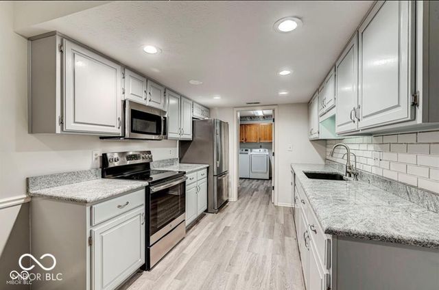 7650 Castleton Farms West Drive, Indianapolis, IN 46256