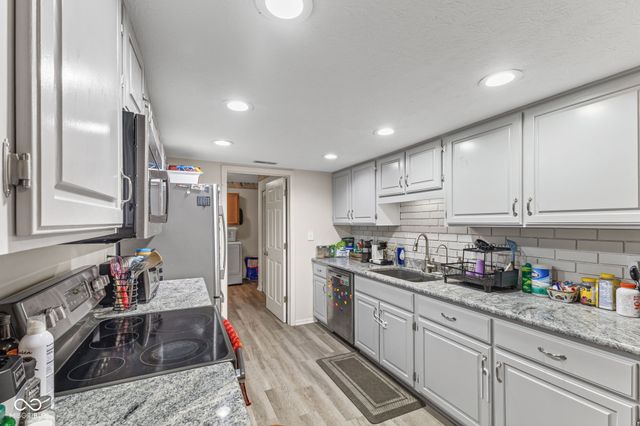 7650 Castleton Farms West Drive, Indianapolis, IN 46256