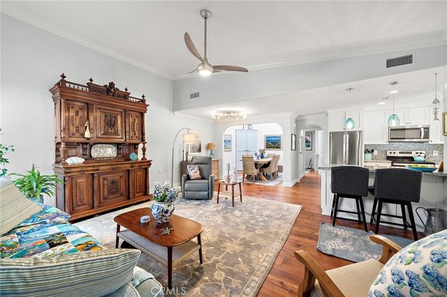 471 Calle Cadiz H, Laguna Woods, CA 92637