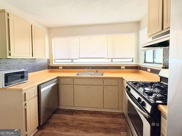 142 Woodvalley Court, Kingsland, GA 31548