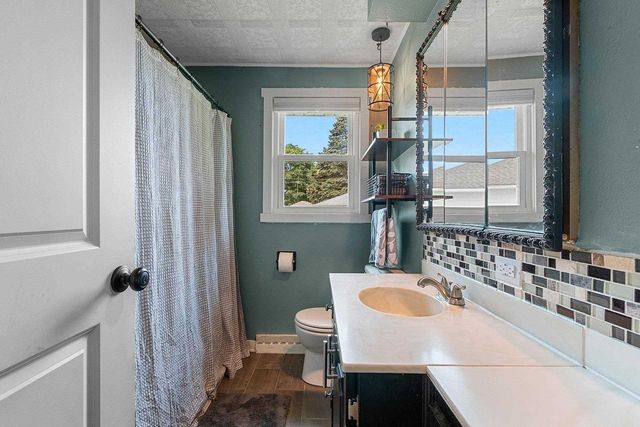 2207 S GREENVIEW STREET, Appleton, WI 54915