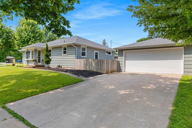 2207 S GREENVIEW STREET, Appleton, WI 54915
