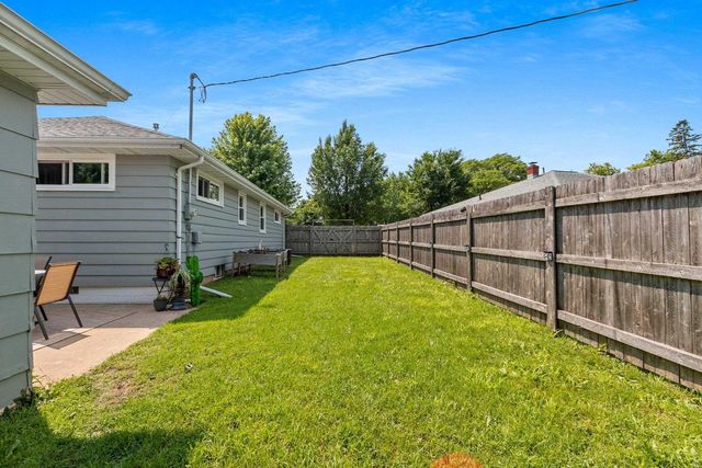 2207 S GREENVIEW STREET, Appleton, WI 54915