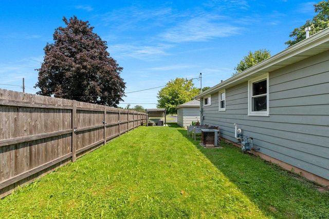 2207 S GREENVIEW STREET, Appleton, WI 54915