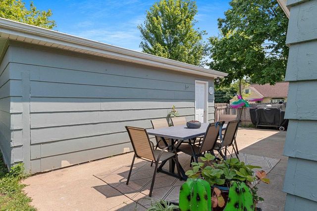 2207 S GREENVIEW STREET, Appleton, WI 54915