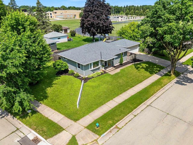 2207 S GREENVIEW STREET, Appleton, WI 54915