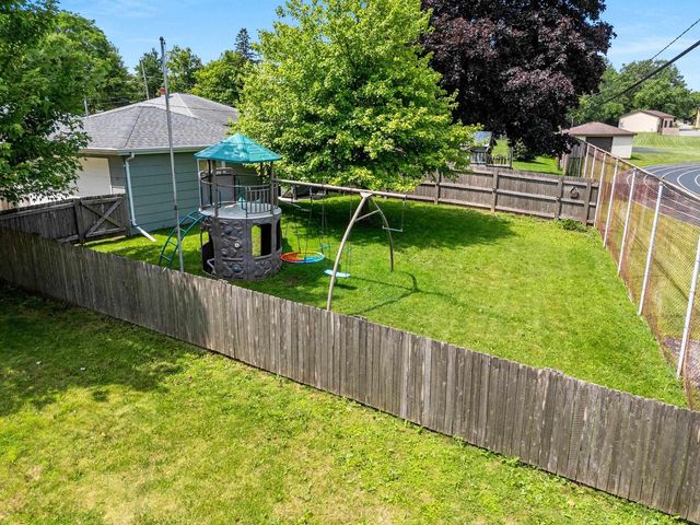 2207 S GREENVIEW STREET, Appleton, WI 54915