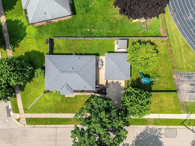 2207 S GREENVIEW STREET, Appleton, WI 54915