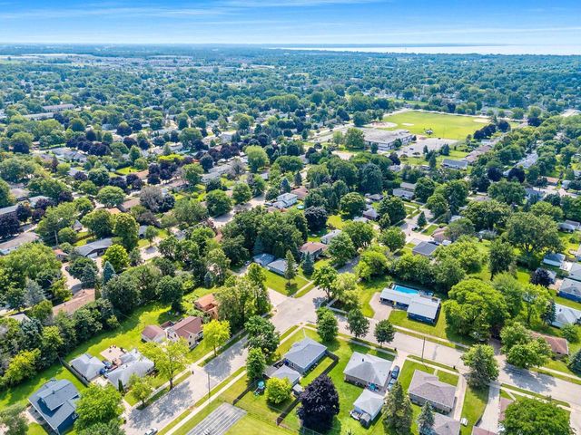2207 S GREENVIEW STREET, Appleton, WI 54915