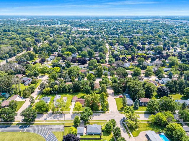 2207 S GREENVIEW STREET, Appleton, WI 54915