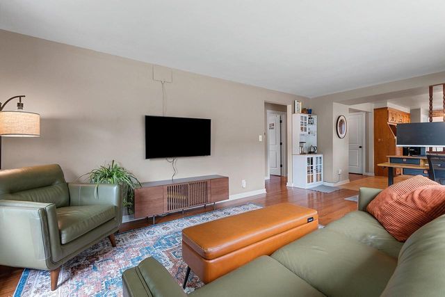 2207 S GREENVIEW STREET, Appleton, WI 54915