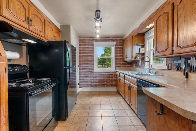 2207 S GREENVIEW STREET, Appleton, WI 54915