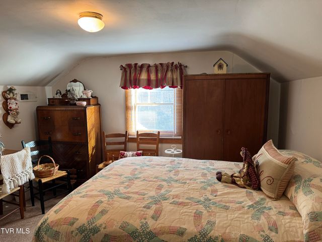 9629 Meade Fork Road, Pound, VA 24279