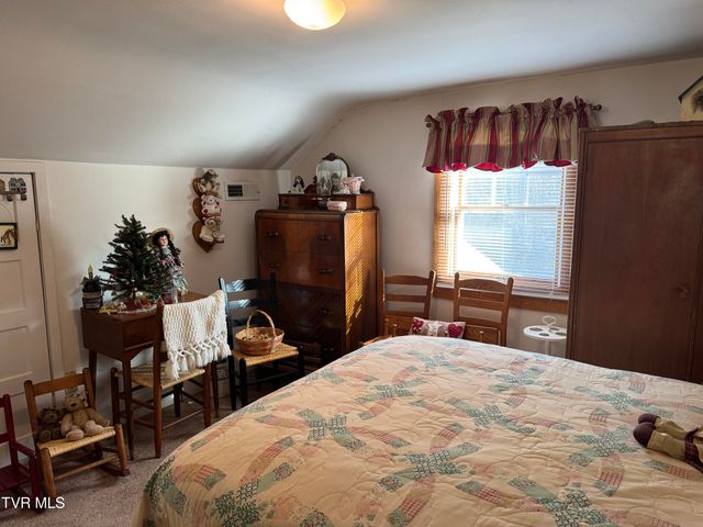 9629 Meade Fork Road, Pound, VA 24279