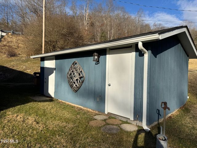 9629 Meade Fork Road, Pound, VA 24279