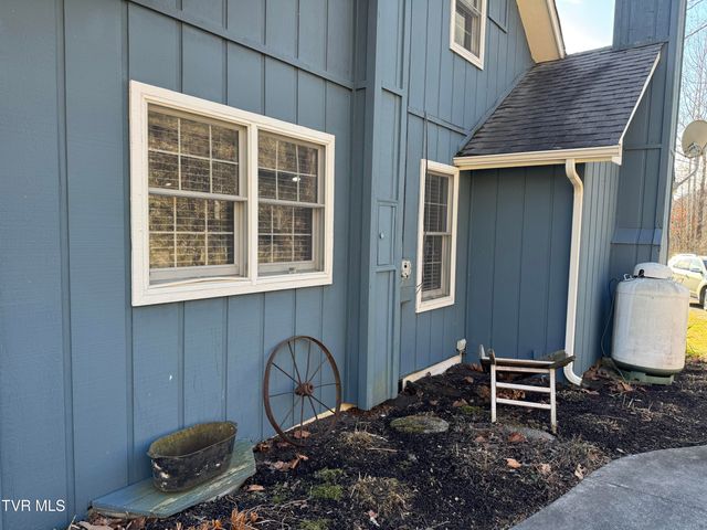 9629 Meade Fork Road, Pound, VA 24279