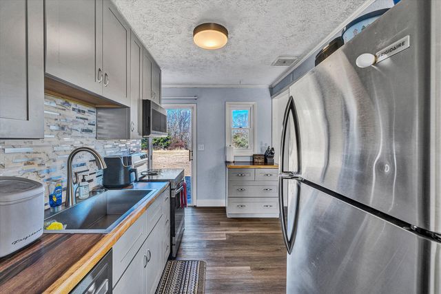 4654 Rucker RD, Moneta, VA 24121