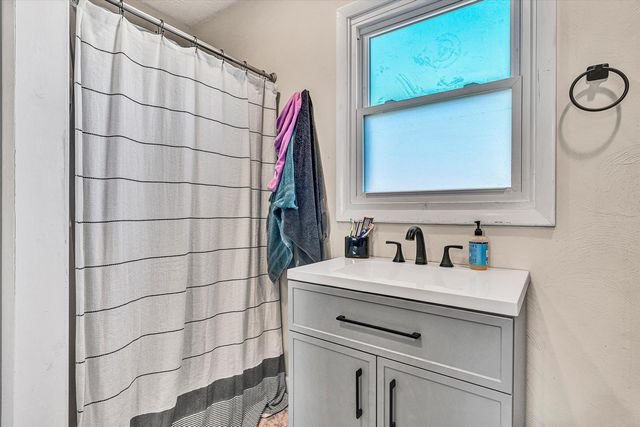 4654 Rucker RD, Moneta, VA 24121