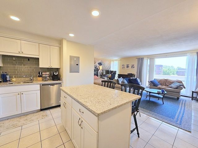 29 Concord Ave 614, Cambridge, MA 02138
