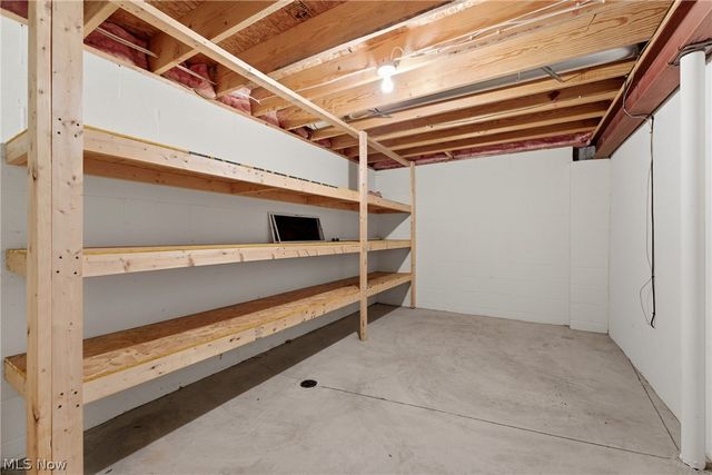 984 Delmont Avenue NW, Massillon, OH 44647