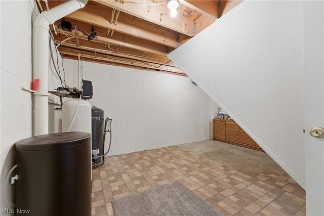 984 Delmont Avenue NW, Massillon, OH 44647