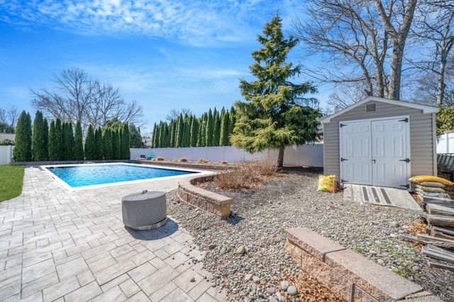 22 Northumberland Drive, Shoreham, NY 11786