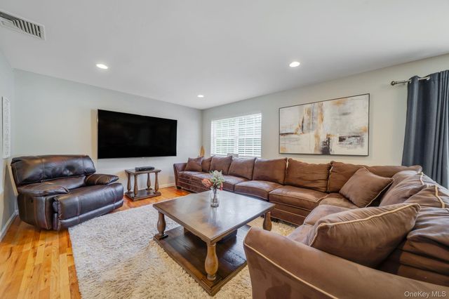 22 Northumberland Drive, Shoreham, NY 11786