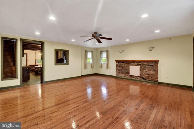 2560 N SHERMAN ST, York, PA 17406