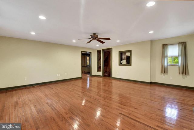 2560 N SHERMAN ST, York, PA 17406