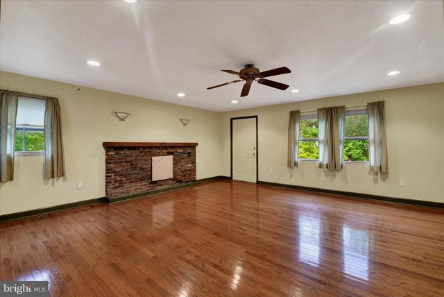 2560 N SHERMAN ST, York, PA 17406