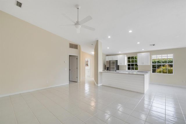 1256 NW Bentley Circle B, Port St. Lucie, FL 34986