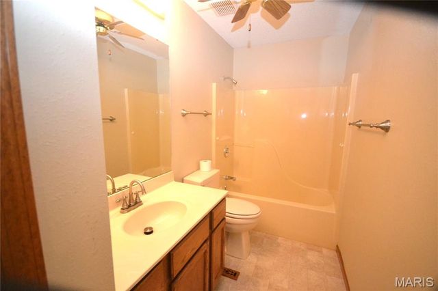 3728 Rhetts Landing, Shiloh, IL 62221