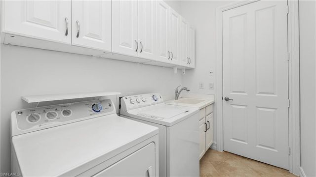 8856 Lely Island CIR, Naples, FL 34113