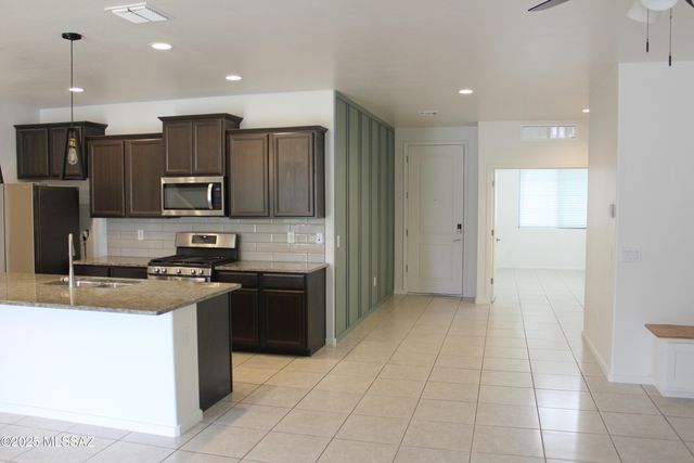 10713 W Hayward Drive, Marana, AZ 85653