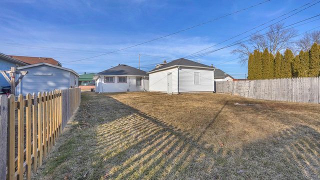 2215 Main AVENUE, Sheboygan, WI 53083