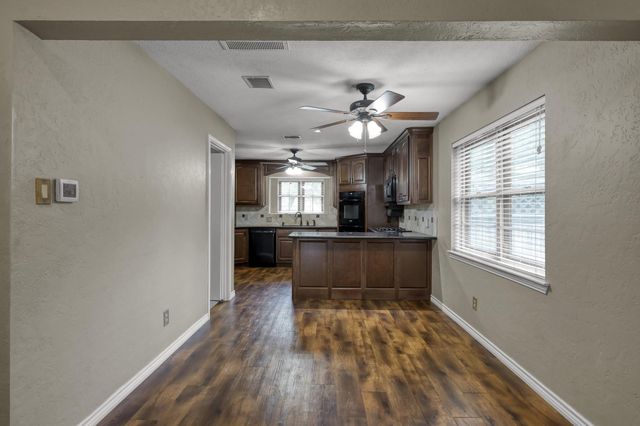 110 Butlers Court, Conroe, TX 77385
