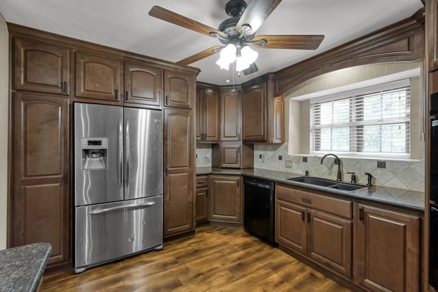 110 Butlers Court, Conroe, TX 77385
