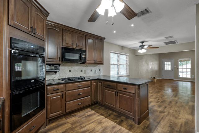 110 Butlers Court, Conroe, TX 77385