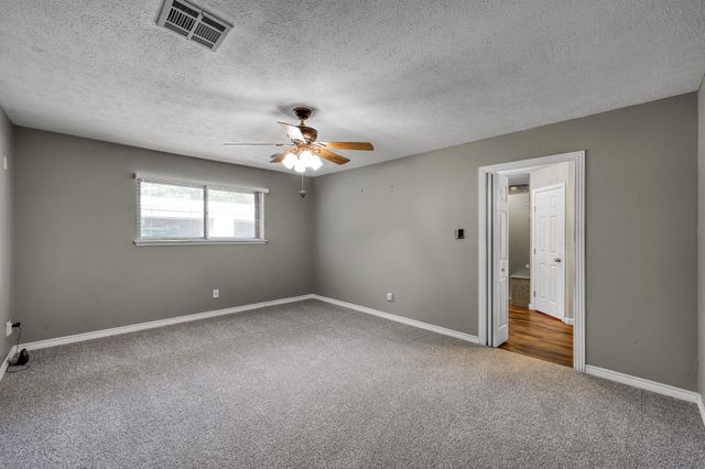 110 Butlers Court, Conroe, TX 77385