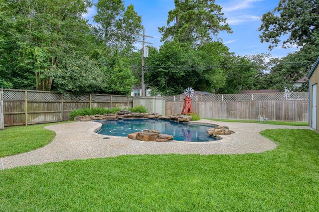 110 Butlers Court, Conroe, TX 77385