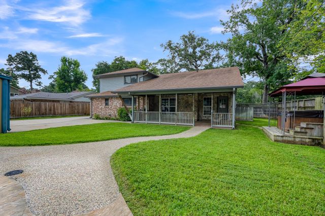 110 Butlers Court, Conroe, TX 77385