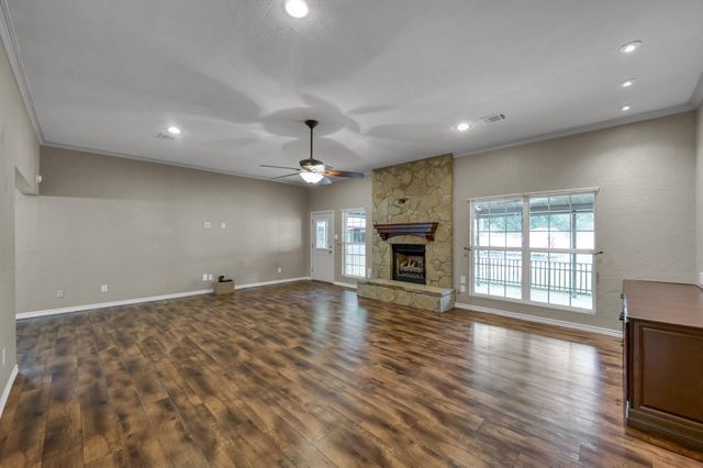 110 Butlers Court, Conroe, TX 77385