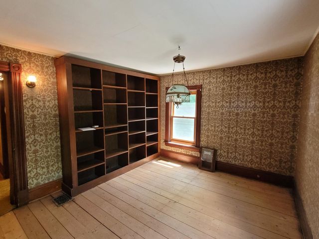 17 Maplewood Avenue, Milton, VT 05468