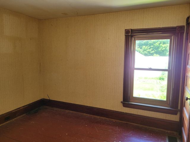 17 Maplewood Avenue, Milton, VT 05468