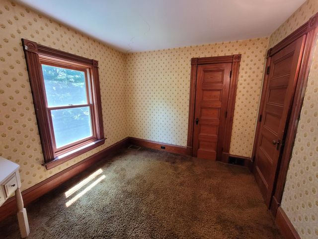 17 Maplewood Avenue, Milton, VT 05468